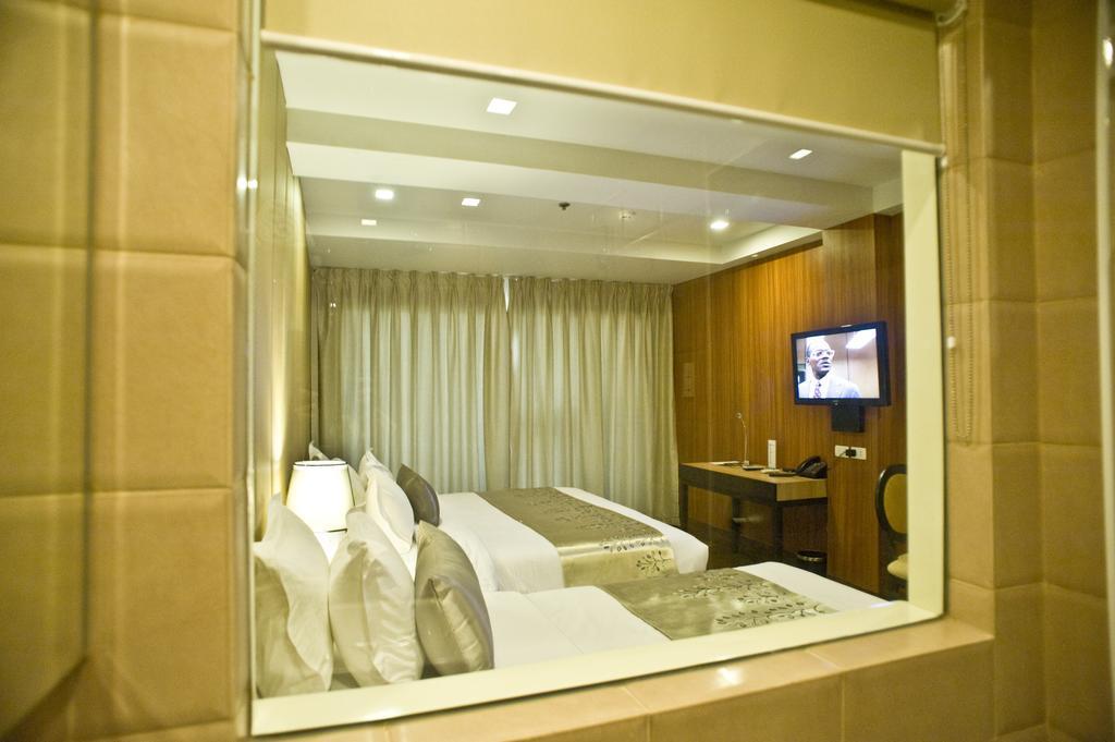 Goldberry Suites And Hotel - Mactan Lapu-Lapu City Eksteriør bilde